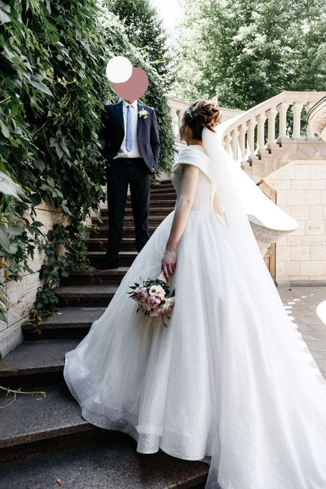 Свадебное платье с блёстками блестящее айвори со шлейфом пышное