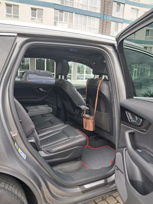 Продам свою Audi Q7