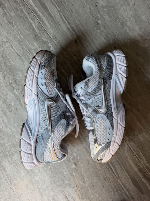 Nike V5 RNR pmr Football Grey
