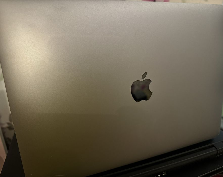 MacBook Air 2020, Intel, 8GB RAM, 256GB SSD – відмінний стан