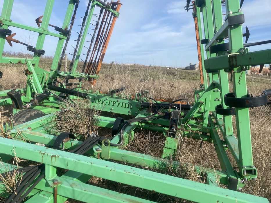 Продається практично новий культиватор. Всю війну стоіть не працює.