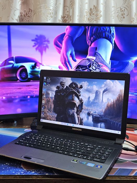 Ігровий ноутбук Medion Akoya / GT 650M 2GB / i7 + SSD