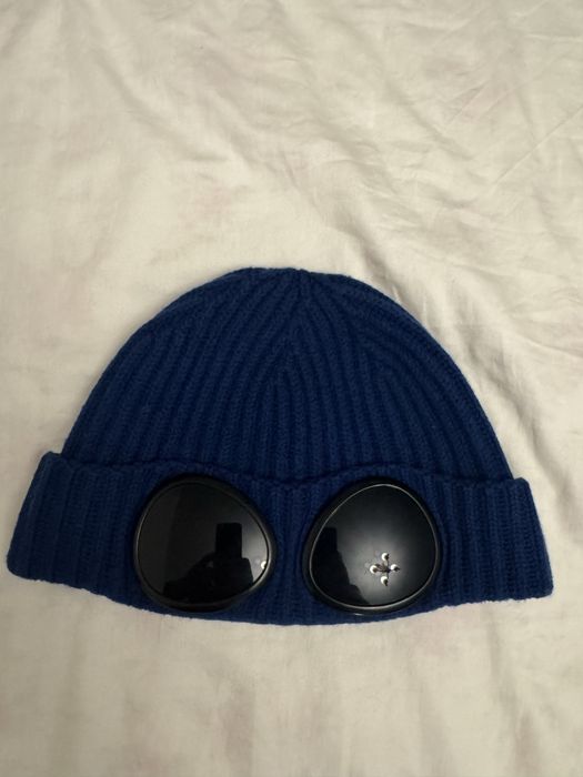 Продам оригінальну шапку C.P. COMPANY в красивому кольорі