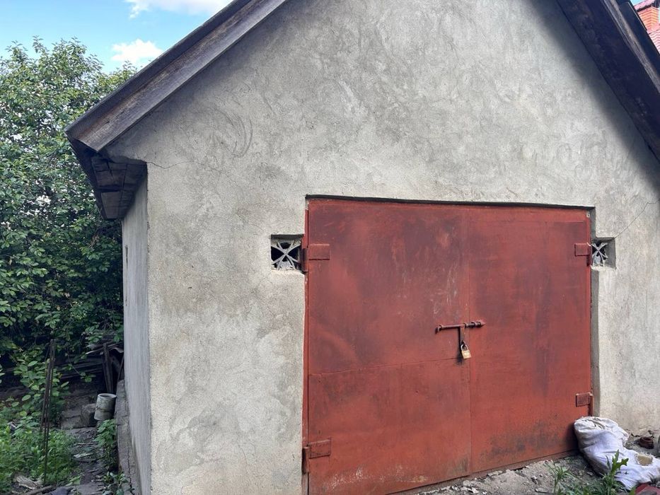 Продам будинок з великою територією