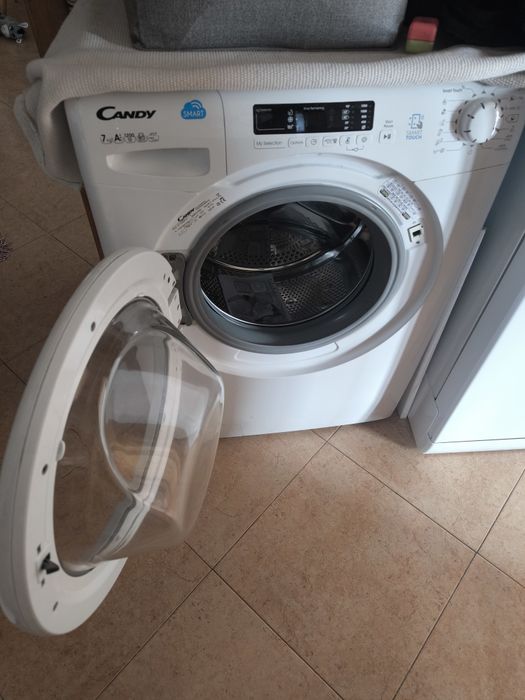Máquina de lavar loiça Whirlpool e Máquina de lavar roupas Indesit 7kg