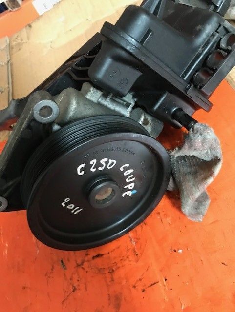 Bomba de direçao assistida Mercedes C250 w204