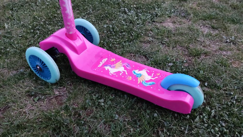 Dziecięca hulajnoga trójkołowa COOLSLIDE
UNICORN SCOOTER II