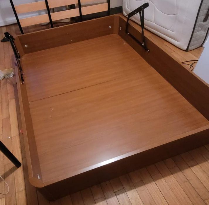 Cama baú 140X190 com pistões - SEM ESTRADO