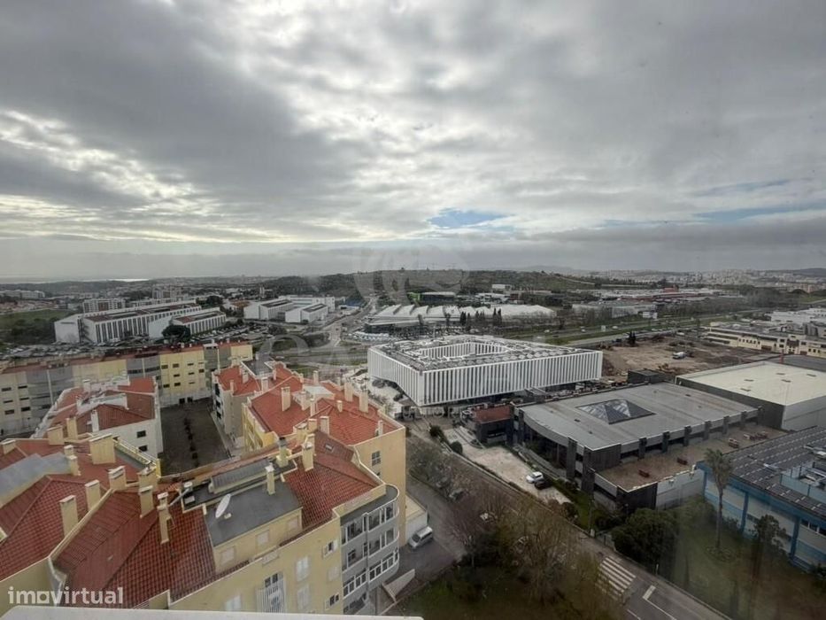 Apartamento T3 com lugar de garagem e arrecadação
