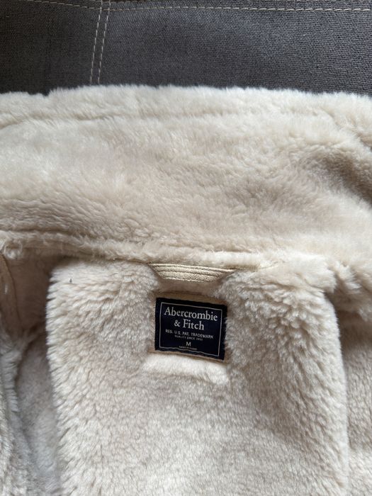 Дублянка Abercrombie & Fitch кремова, М
