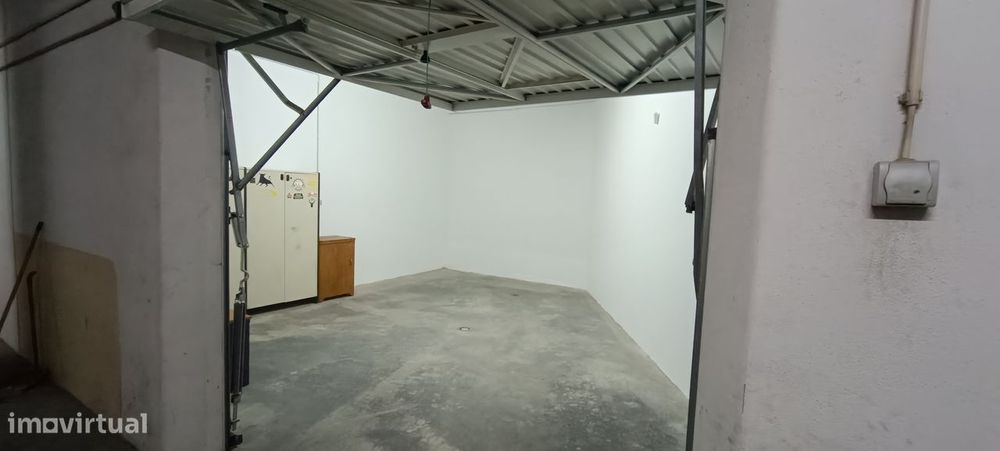 Arrendamento de Box/Garagem em Alcochete.