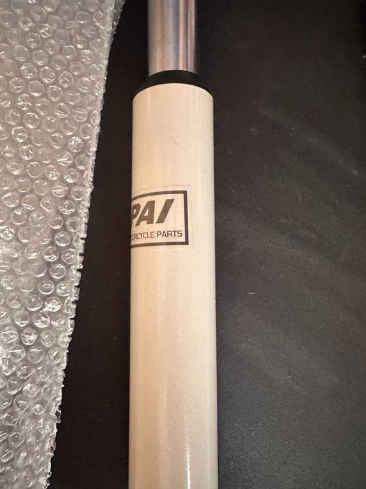 Амортизатор передній (перья)