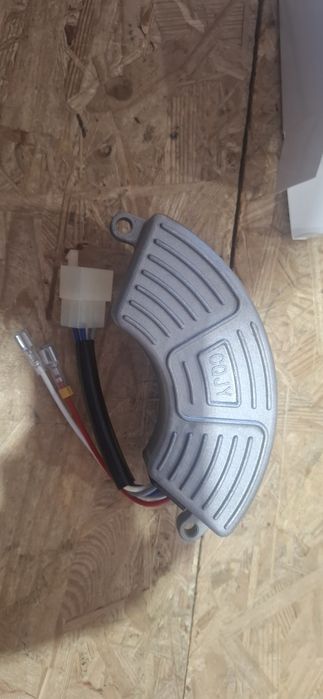 Мікроконтролер АВР.  AVR