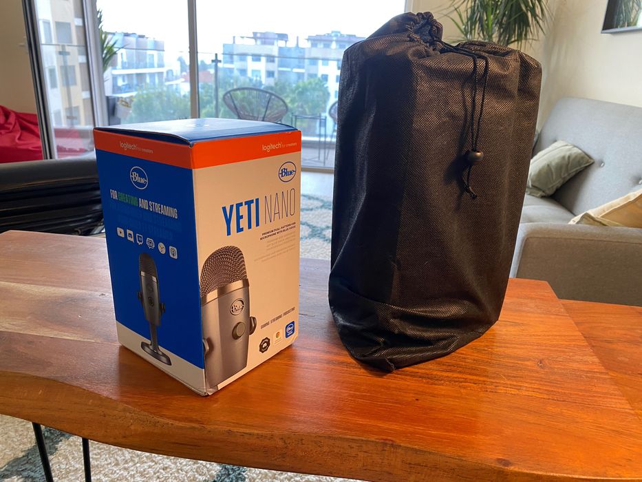 Kit podcaster: microfone Blue Yeti + pop filter + isolamento acústico