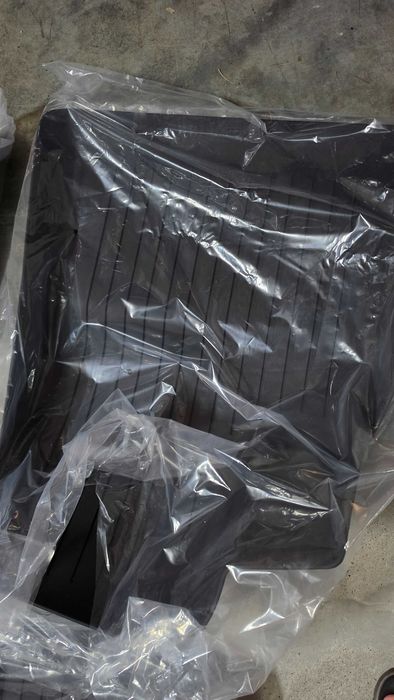 Vendo conjunto de tapetes para tesla Model 3 (2024) - Usado