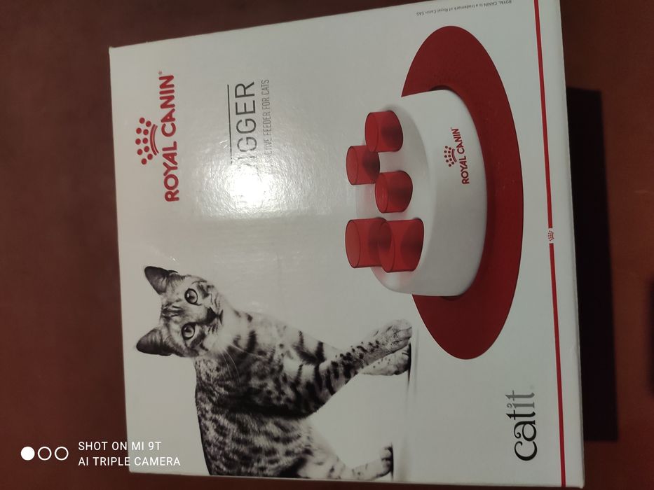 Кормушка игрушка для кота