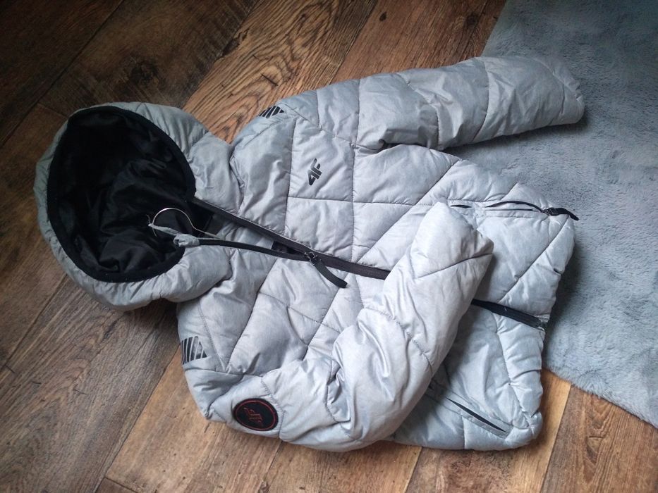 Szara/srebrna kurtka zimowa chłopięca 4F. Rozmiar 134