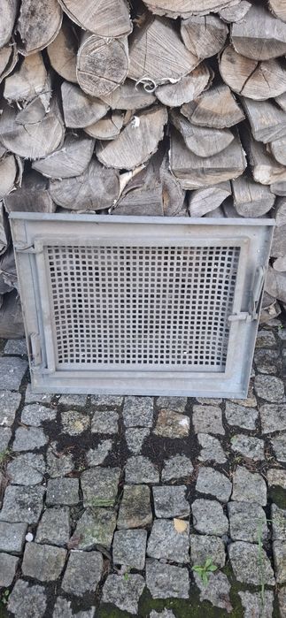 Okno metalowe 50x60
