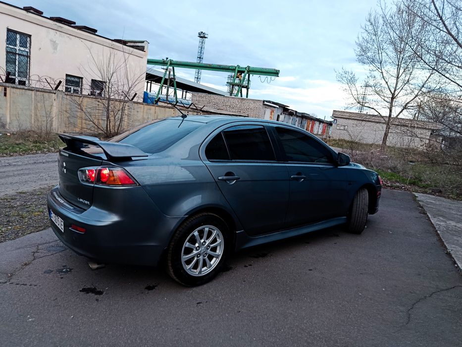 Mitsubishi lancer 10