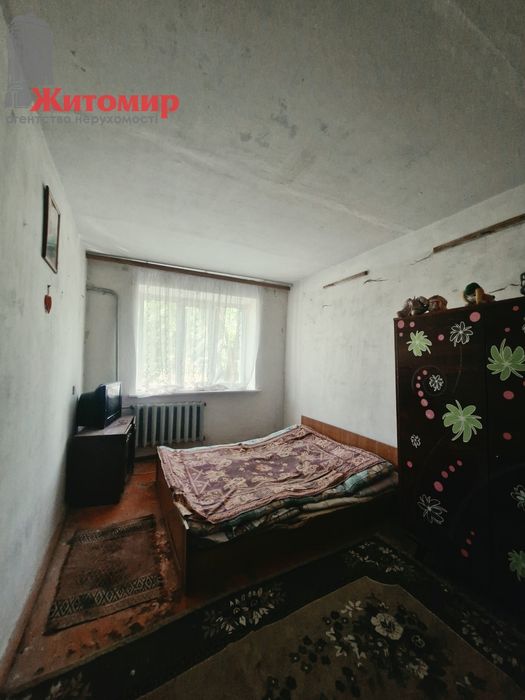 Продається простора квартира в приватному будинку в с. Черемошне