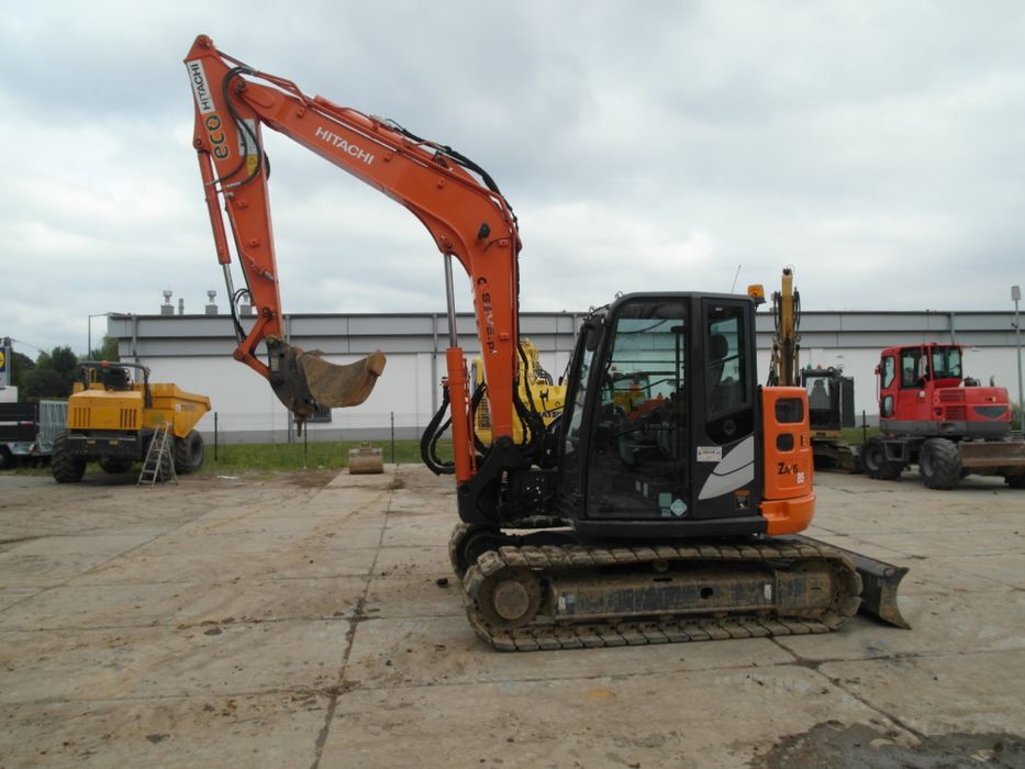 Wynajem koparki 8 ton usługi koparką koparka obrotowa