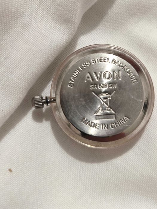 Relógio avon
Pulseira borracha vermelha