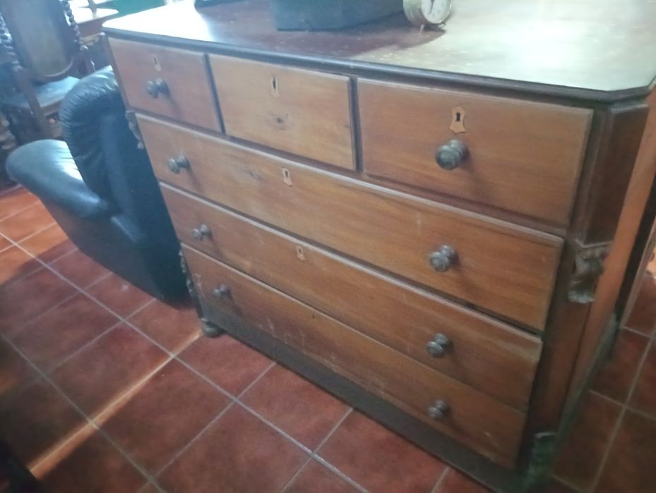 Recheio de loja de antiguidades