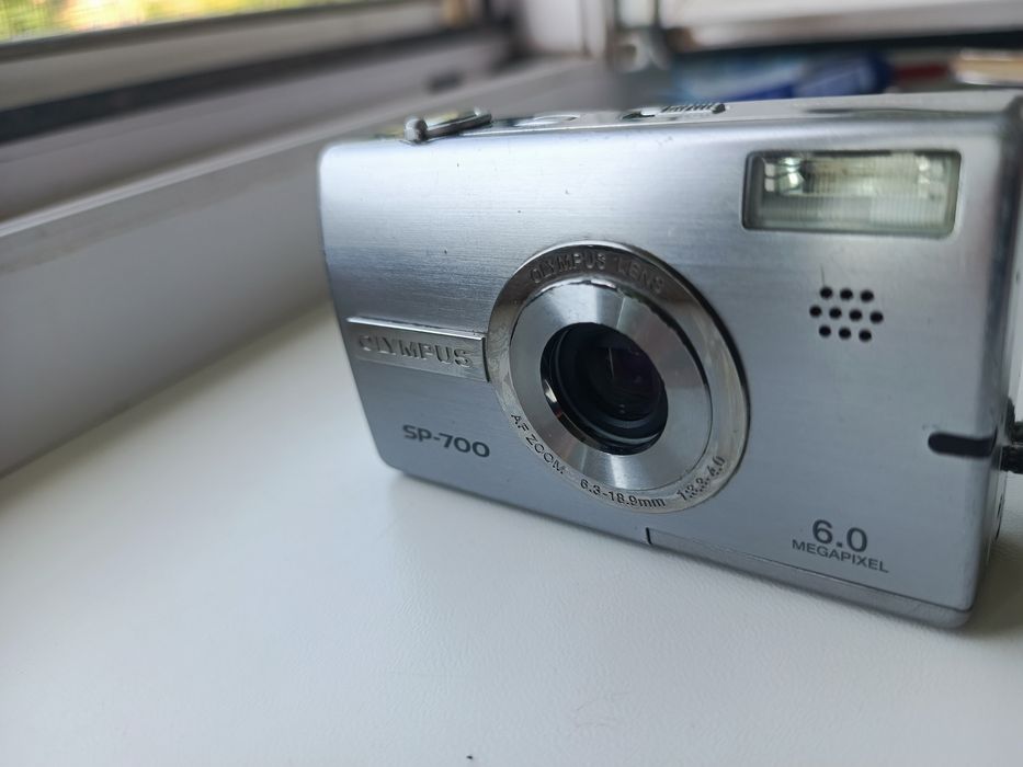 Стильна металева камера Olympus    6.0 Mp Super CCD    + Повний комплект!