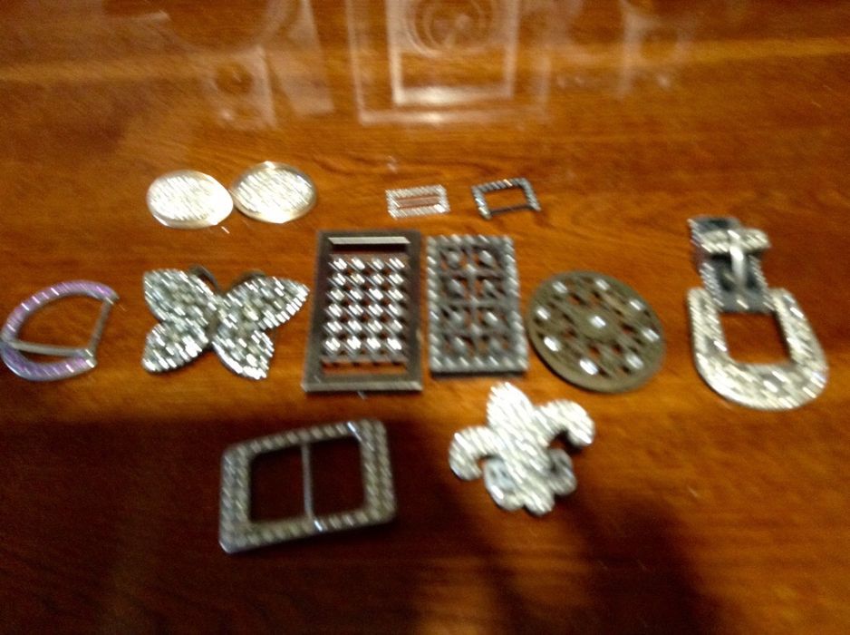 Продам бляхи-защелки для поясов.