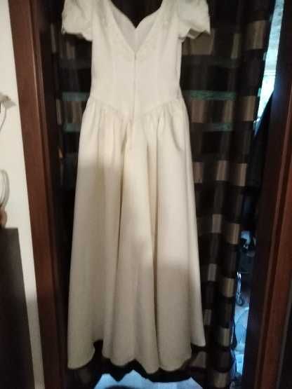 suknia ślubna biała