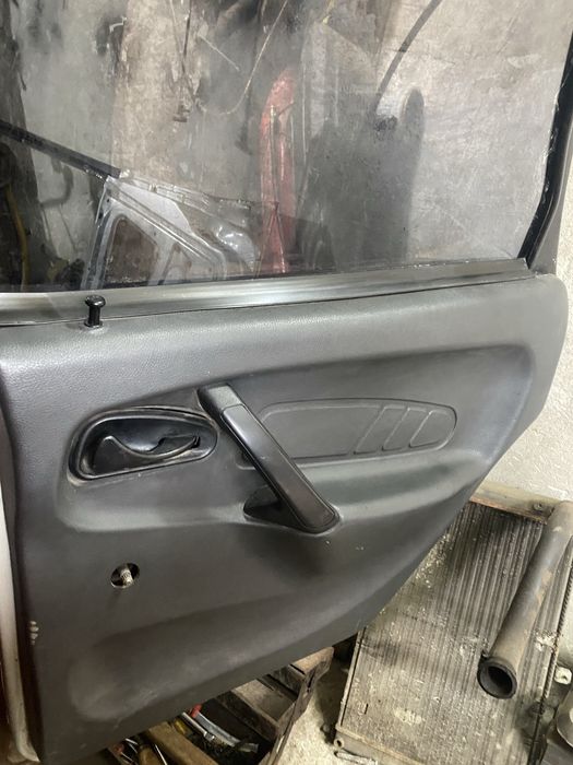 Бархотка,уплотнітєль/ущільнювач,дверей/скла Ваз09,99,14,15. Стан супер