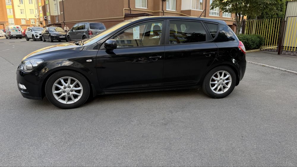 KIA CEED 1.6 газ/бензин Клімат