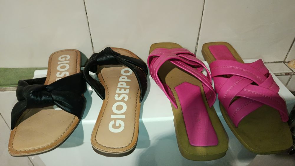 Casacos e calçado de mulher