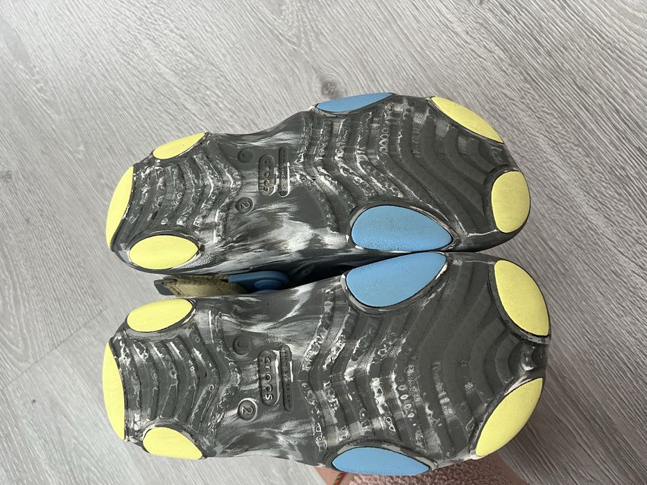 Crocs сандалі j2