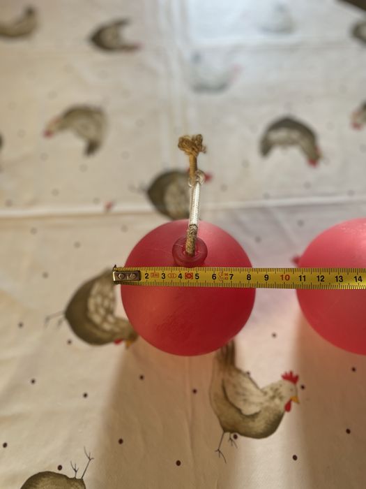 Lamparinas vermelhas, compradas numa loja de decoração de motivos nauticos
