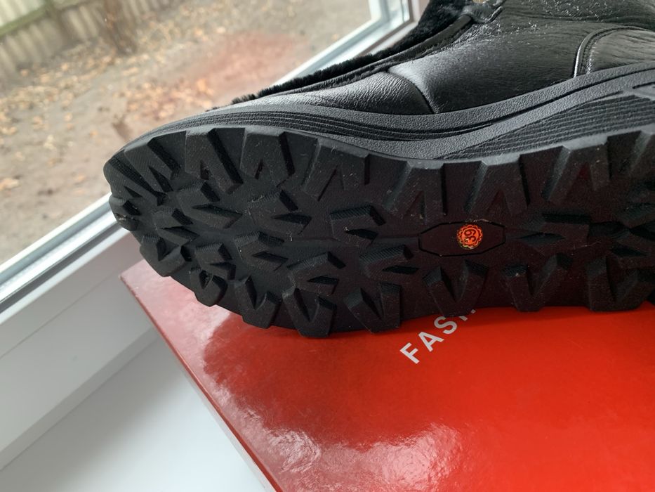 Угі жіночі натуральна шкіра