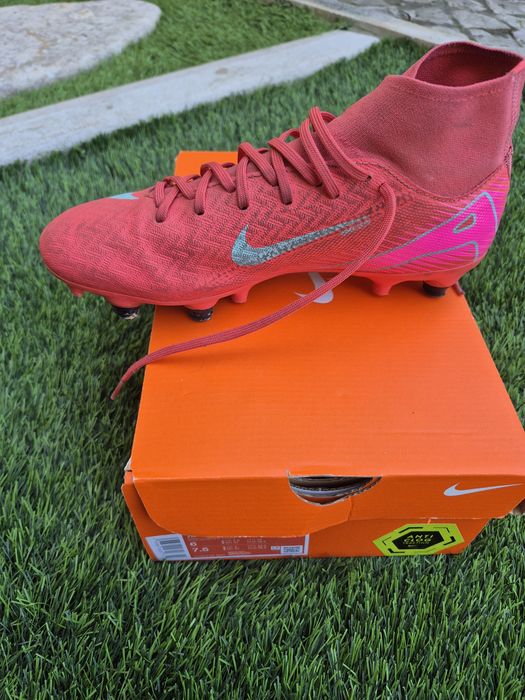 Chuteiras Nike Mercurial