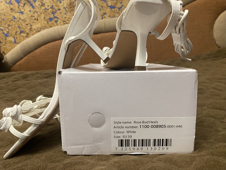 Босоніжки жіночі NA-KD 39 розмір