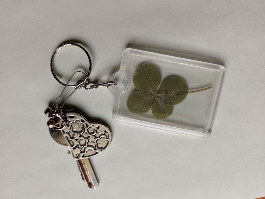 Brelok z czterolistną koniczynką