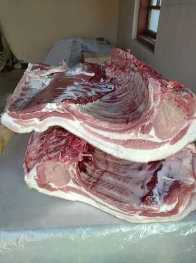 Продам свинину цілі туші і пів туші