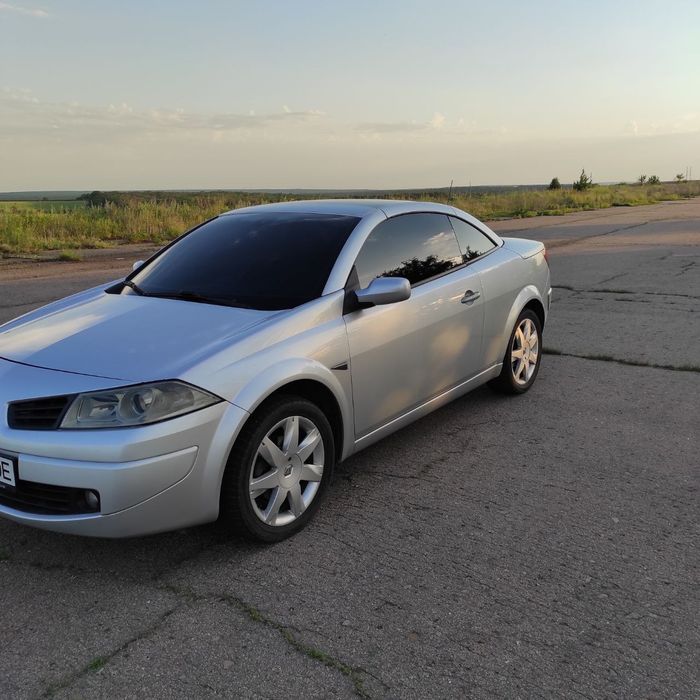 Продам рено меган  кабриолет 2006 г.