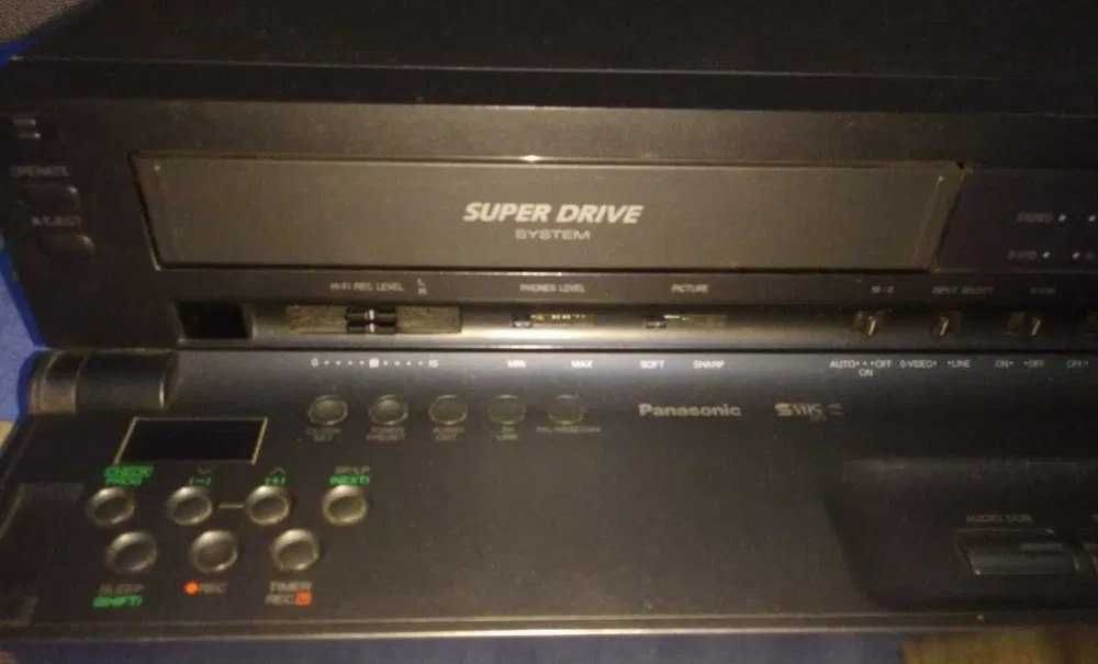 Видеомагнитофон Panasonic NV-HS800