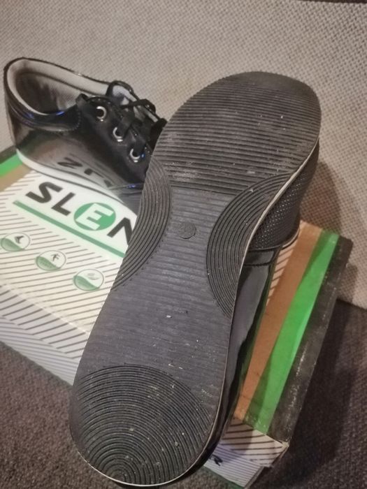 Półbuty męskie pół lakierki 42