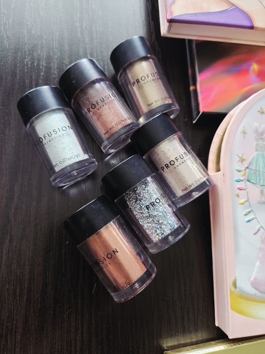 Zestaw kosmetyków 21 elementów Mac Affect Pease Kobo