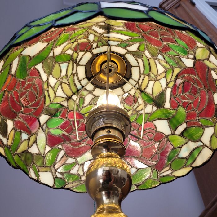 Lampa w stylu Tiffany