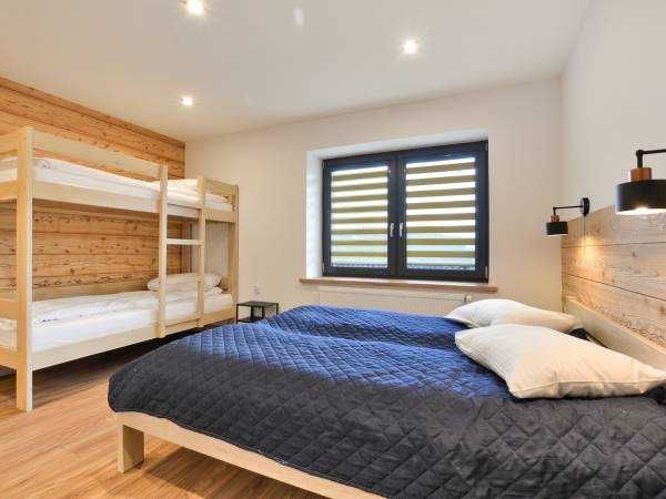 Sielska chata -Apartamenty ,pokoje z łazienkami balia z jacuzzi