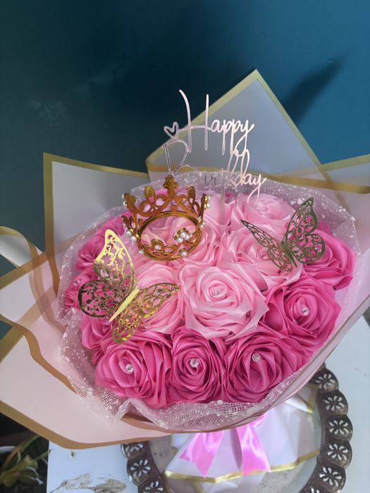 Bukiet róż ze wstażki