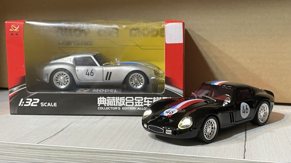 Нова 1:32 машинка Ferrari 250 GTO 1962 металева модель іграшка аато