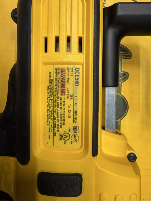 Dewalt DCE560 Клейовий пістолет !! Орігинал з США