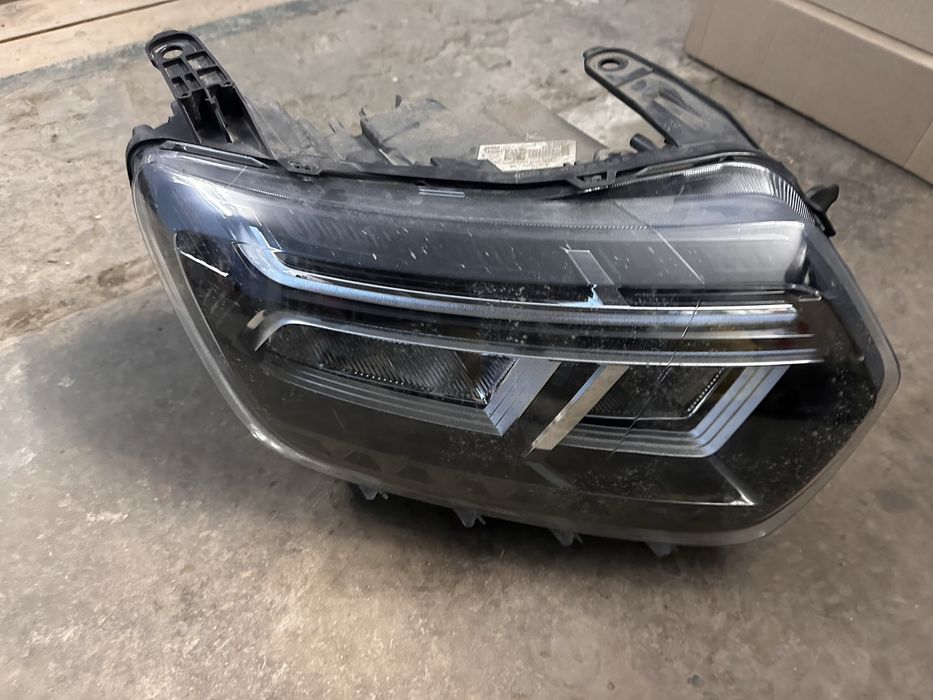 Фара правая  рено дастер renault duster 2024 , 260103389R , оригинал